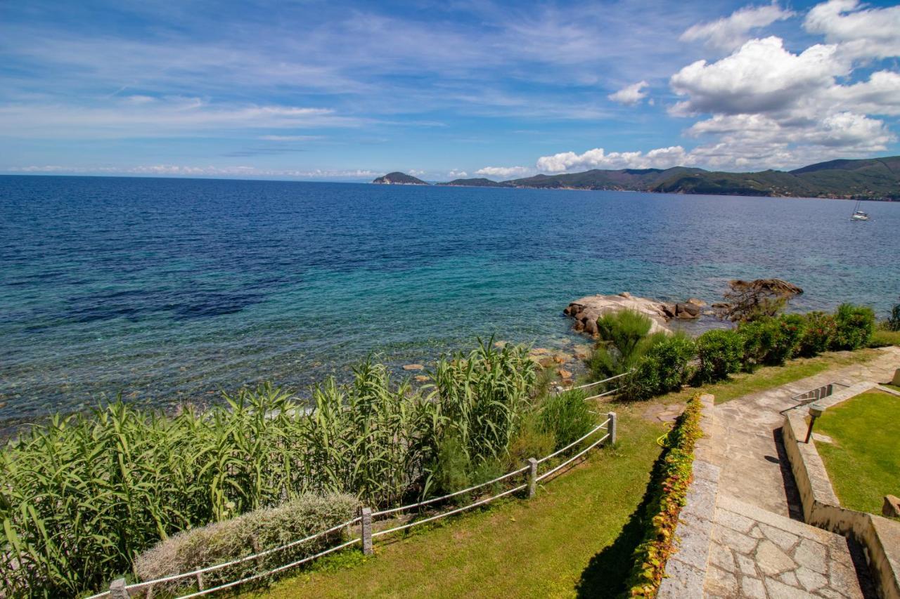Villa Le Sprizze A Bordo Del Mare - Goelba Marciana Marina  Bagian luar foto