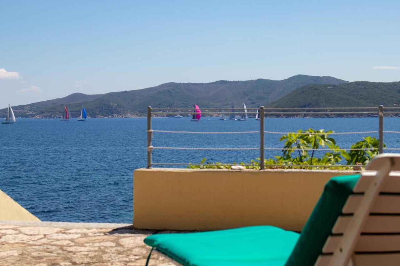 Villa Le Sprizze A Bordo Del Mare - Goelba Marciana Marina  Bagian luar foto