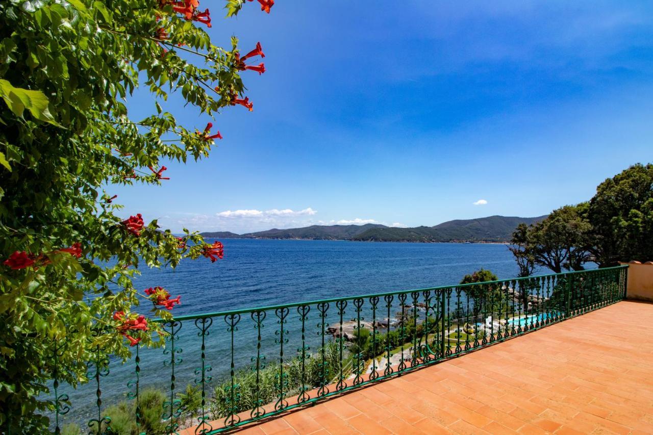 Villa Le Sprizze A Bordo Del Mare - Goelba Marciana Marina  Bagian luar foto