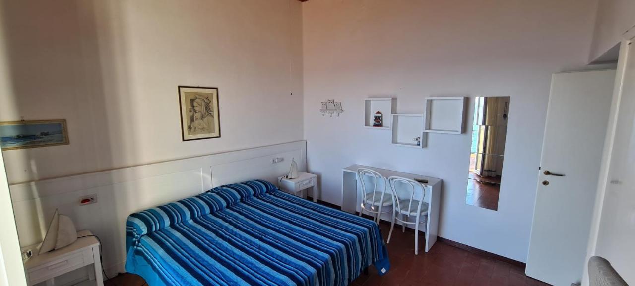 Villa Le Sprizze A Bordo Del Mare - Goelba Marciana Marina  Bagian luar foto
