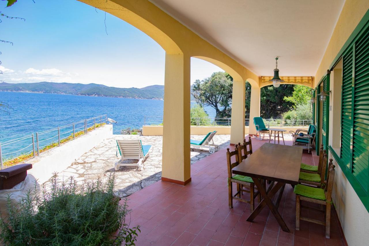 Villa Le Sprizze A Bordo Del Mare - Goelba Marciana Marina  Bagian luar foto