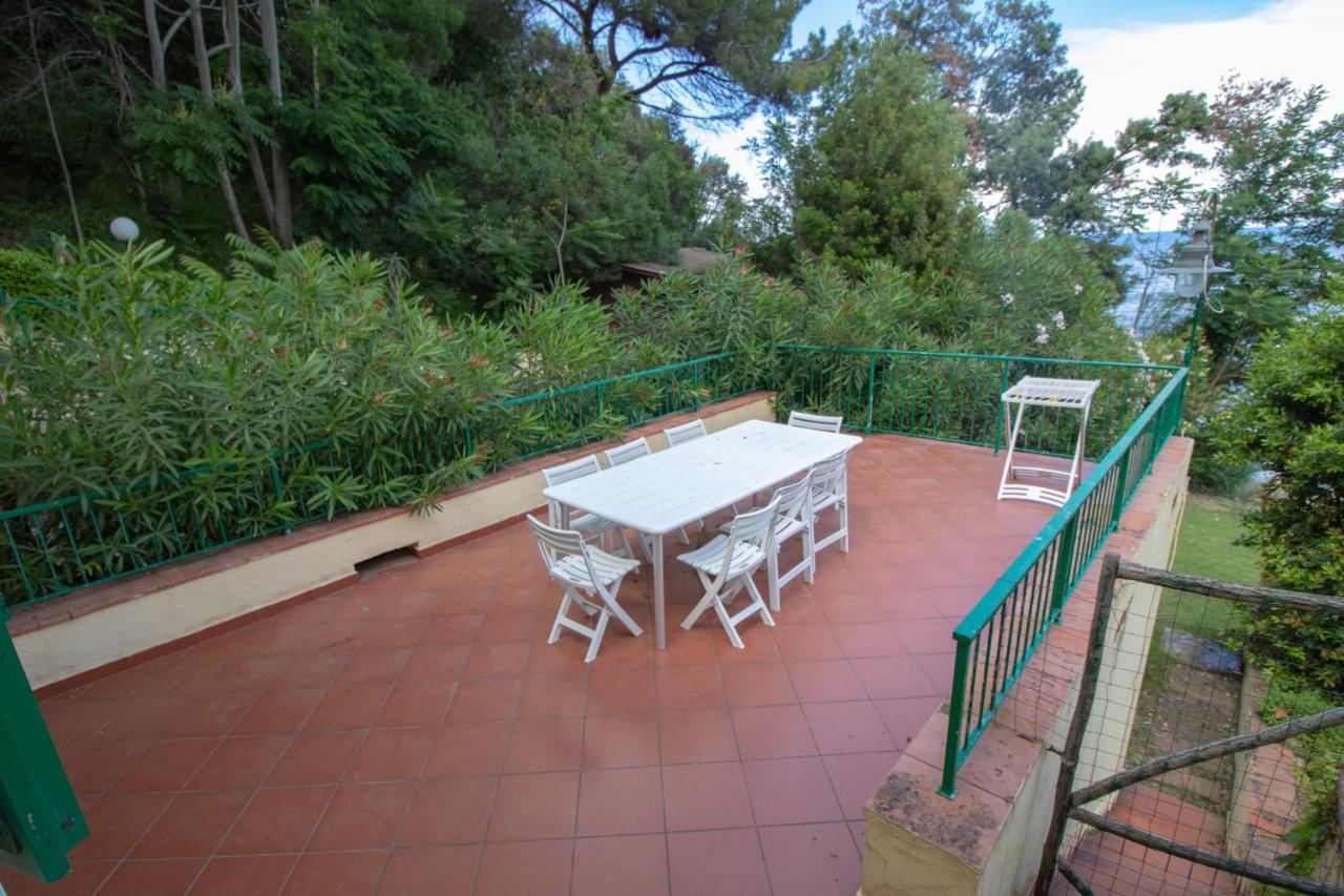 Villa Le Sprizze A Bordo Del Mare - Goelba Marciana Marina  Bagian luar foto