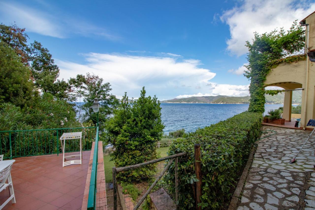 Villa Le Sprizze A Bordo Del Mare - Goelba Marciana Marina  Bagian luar foto
