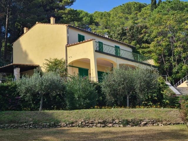 Villa Le Sprizze A Bordo Del Mare - Goelba Marciana Marina  Bagian luar foto