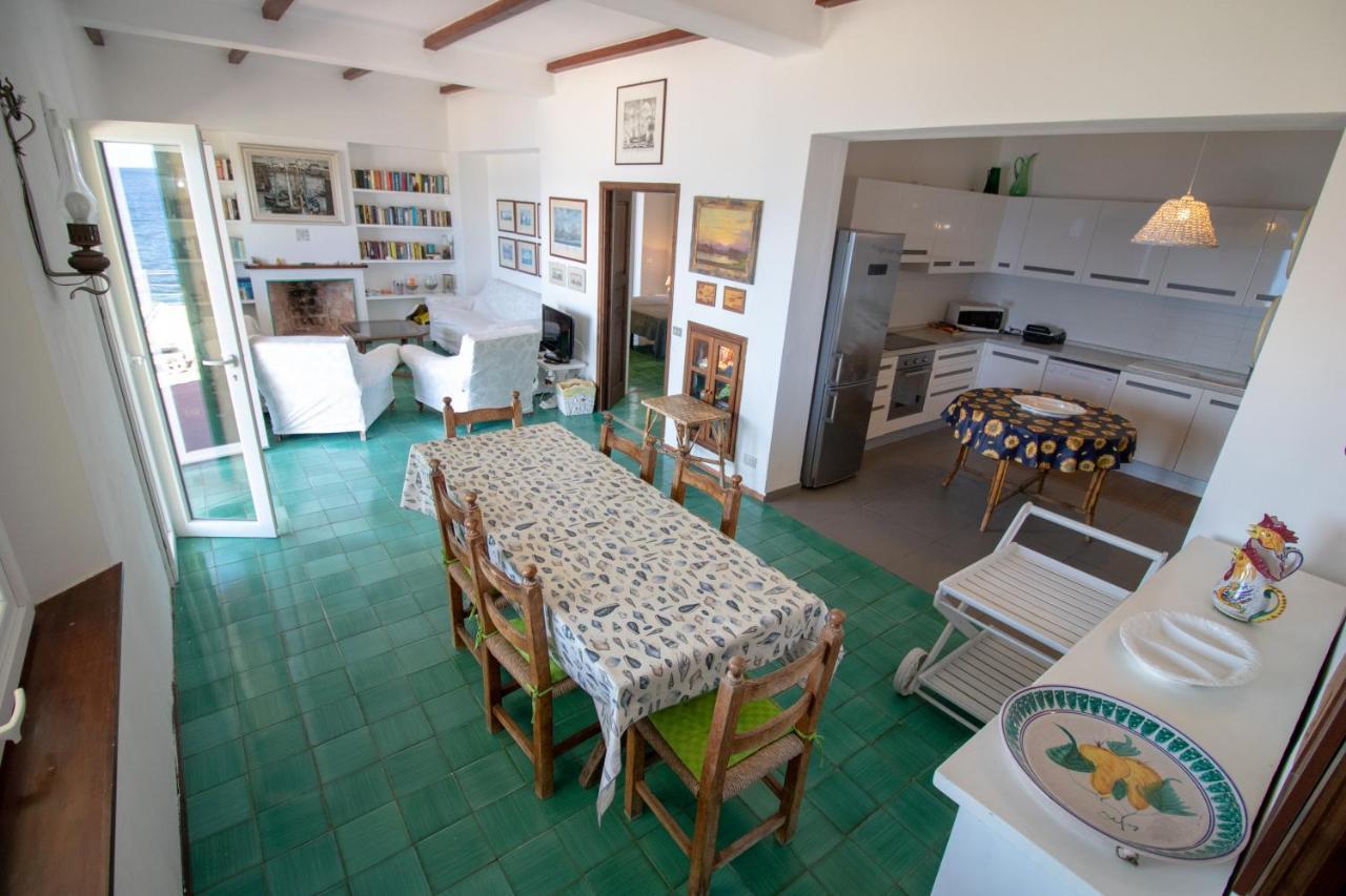 Villa Le Sprizze A Bordo Del Mare - Goelba Marciana Marina  Bagian luar foto